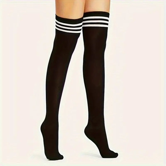 NWT 2 Pair of Thigh High/Over the Knee Black and White Tube Socks w/ 3 Stripes - Picture 2 of 15